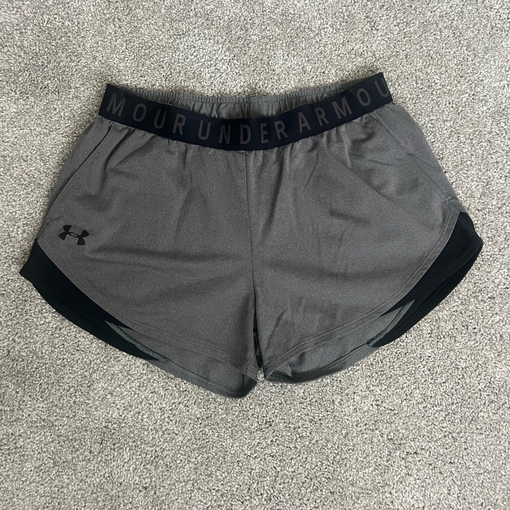 Under Armour Women's Medium Black and Gray Athletic Shorts with Pockets